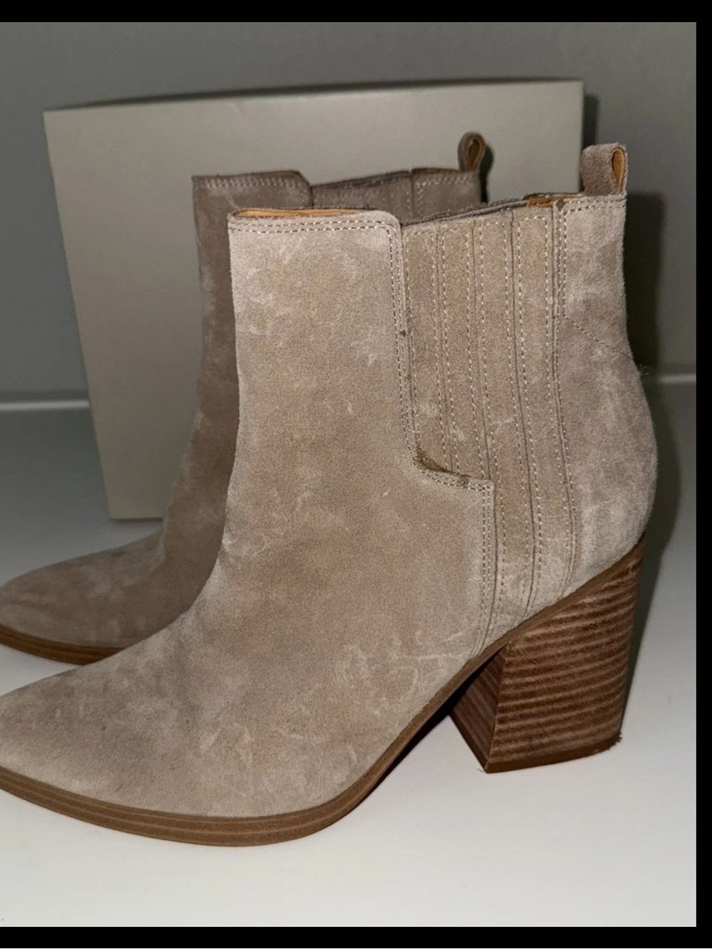 Marc Fisher ML Oshay Suede Boots Size 8 Taupe Beige Tan Light Grey Western